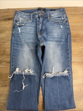 Judy Blue Slim Fit Distressed Raw Hem Cropped Jeans Size 7/28